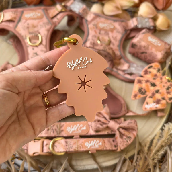 Wyld Cub - Dog Poop Bag Caddy Leaf: Chiswick Nutmeg